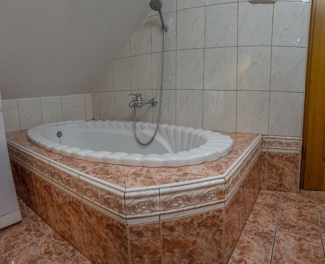 Apartma Ajda Komenda Esterno foto