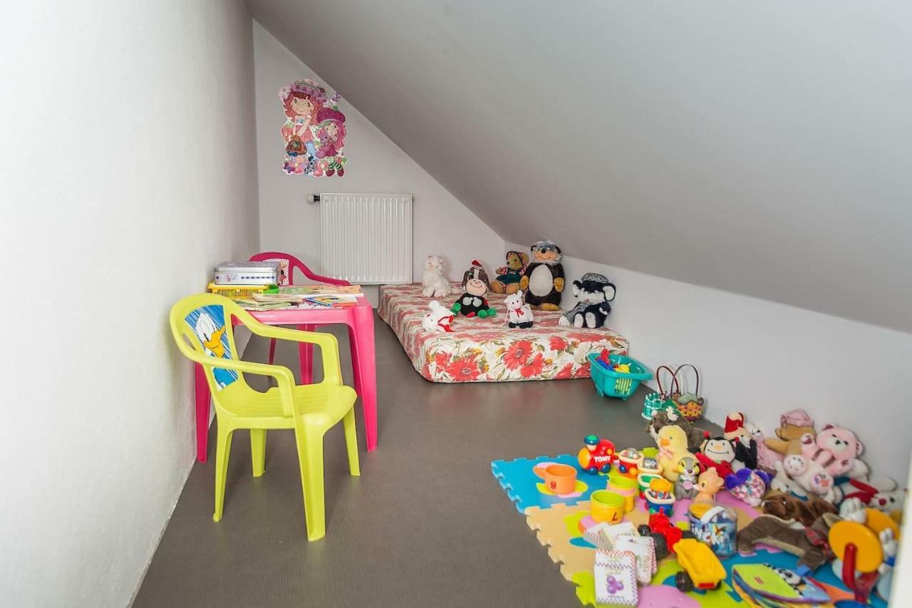 Apartma Ajda Komenda Esterno foto